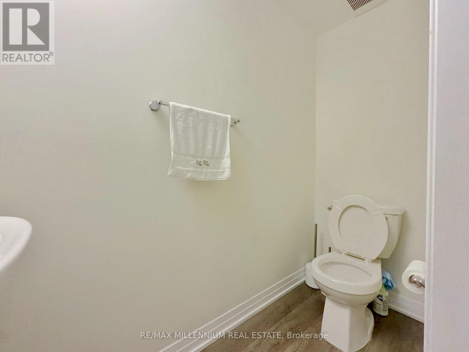 #21 45 FIELDRIDGE CRESCENT - 36