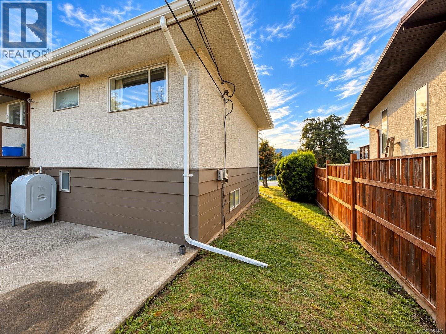 2433 5th Ave - Image 43