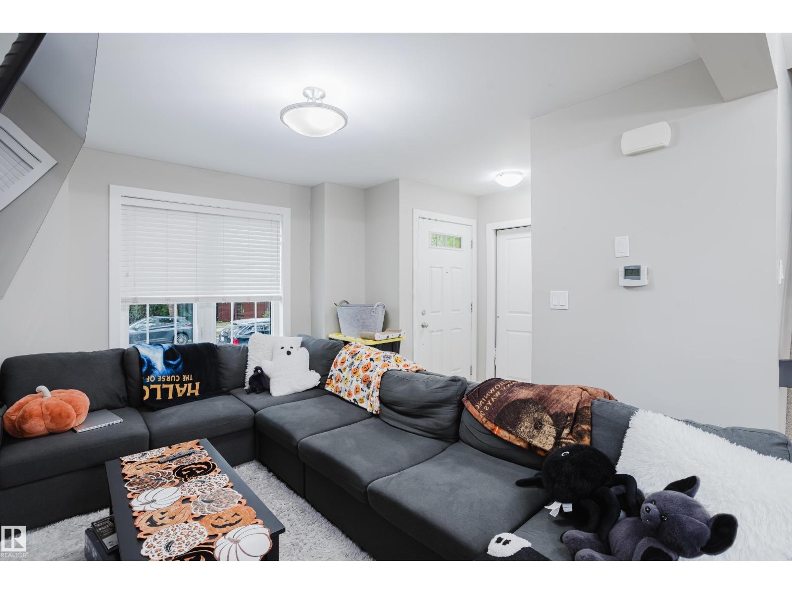10204 - 10210 113 AV NW - 10