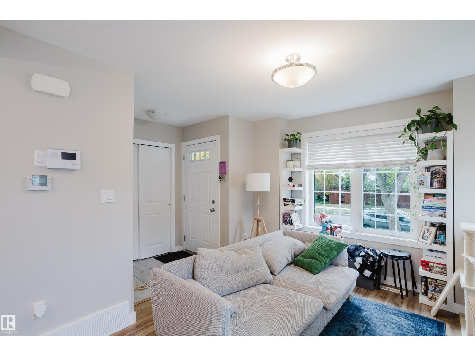 10204 - 10210 113 AV NW - 28