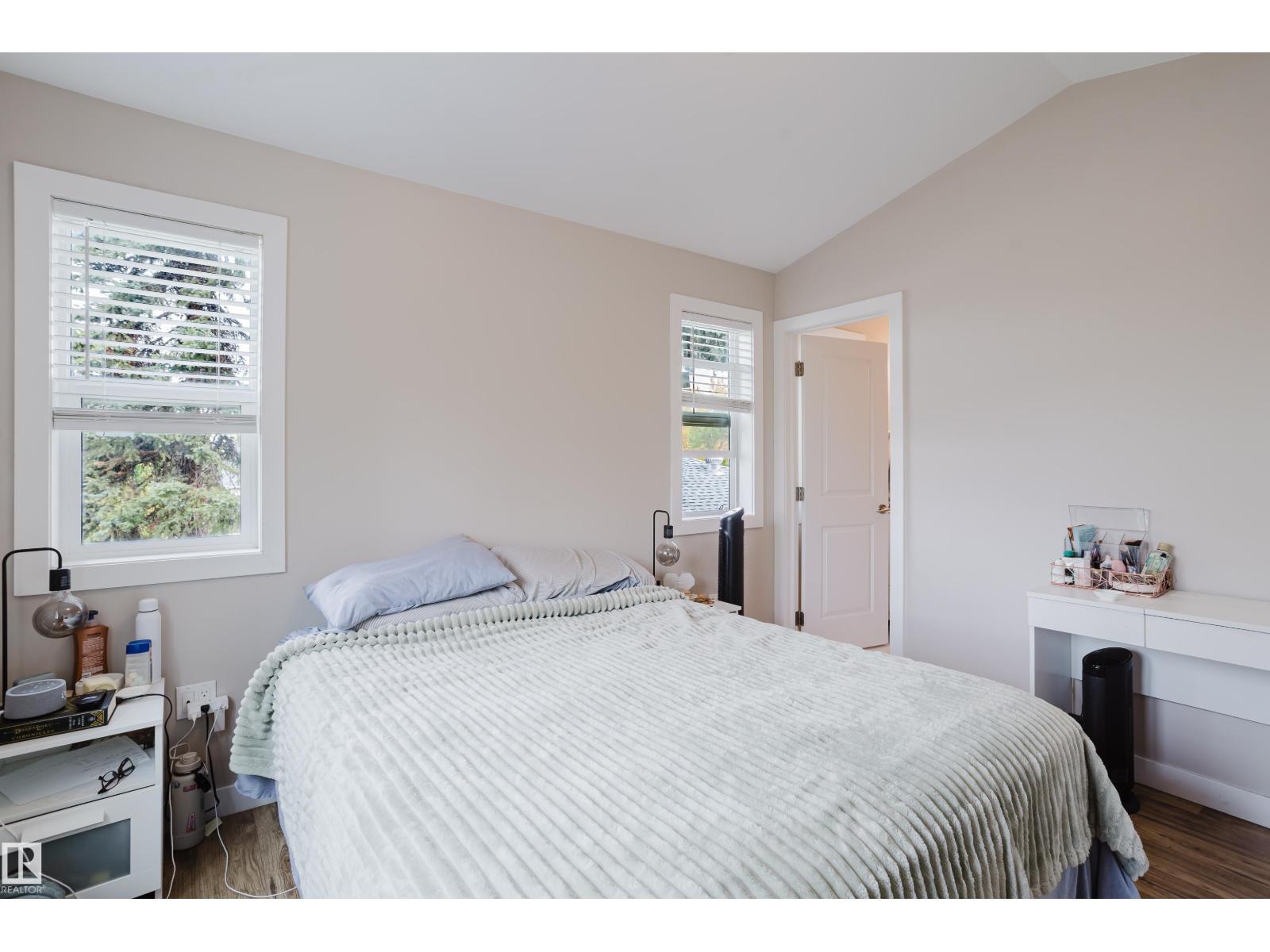 10204 - 10210 113 AV NW - Image 31