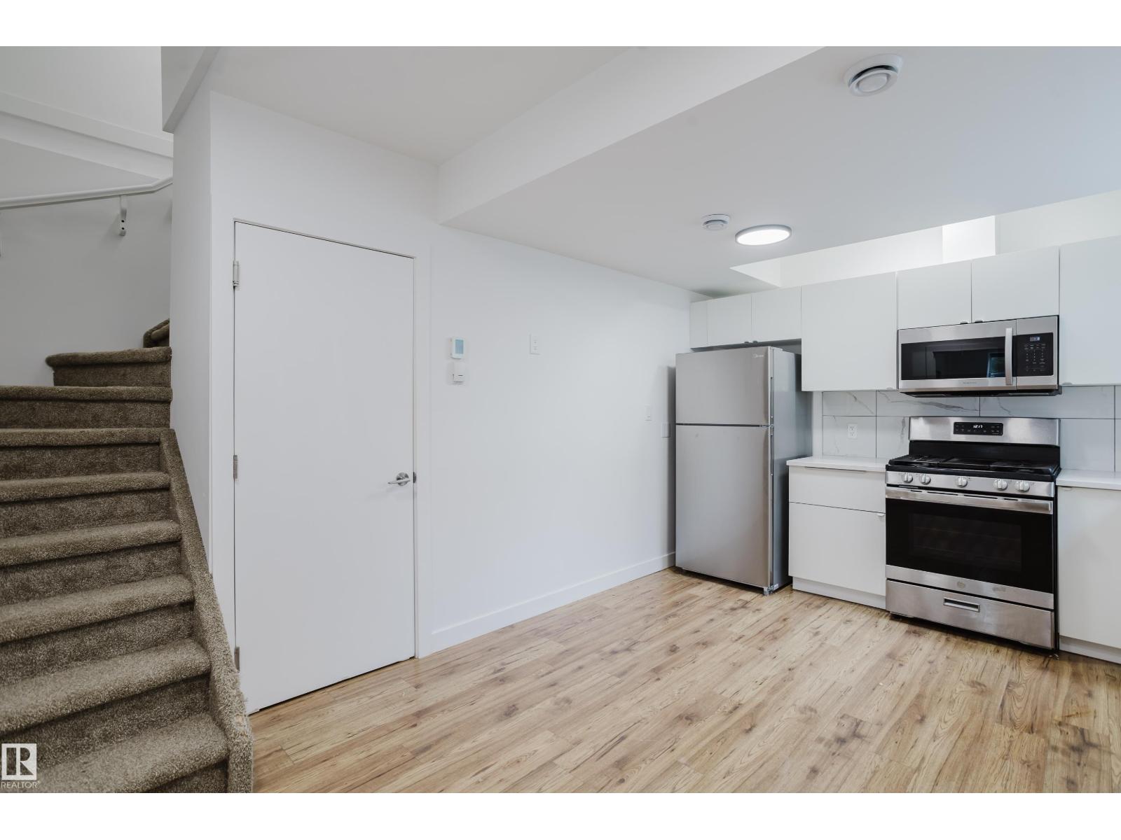 10204 - 10210 113 AV NW - 33