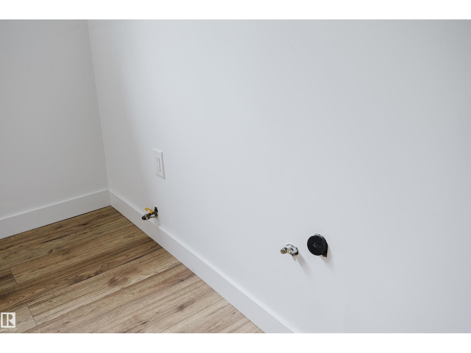 10204 - 10210 113 AV NW - Image 39