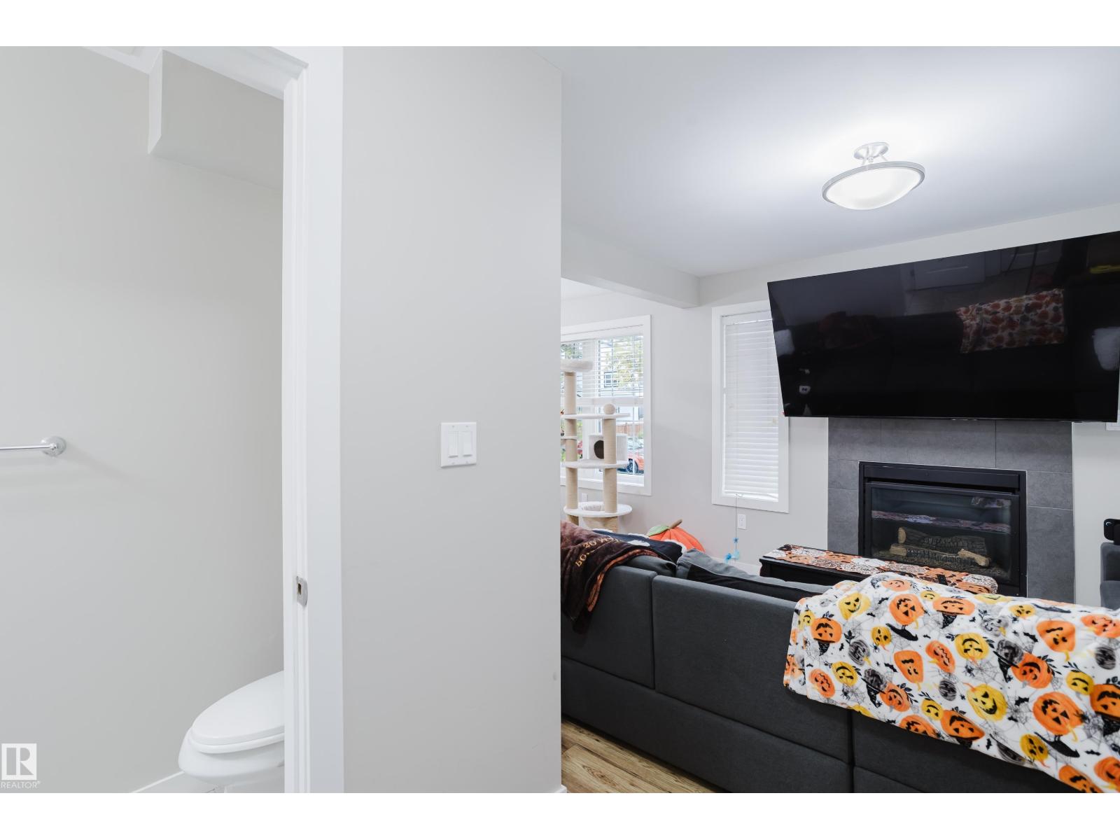 10204 - 10210 113 AV NW - 6