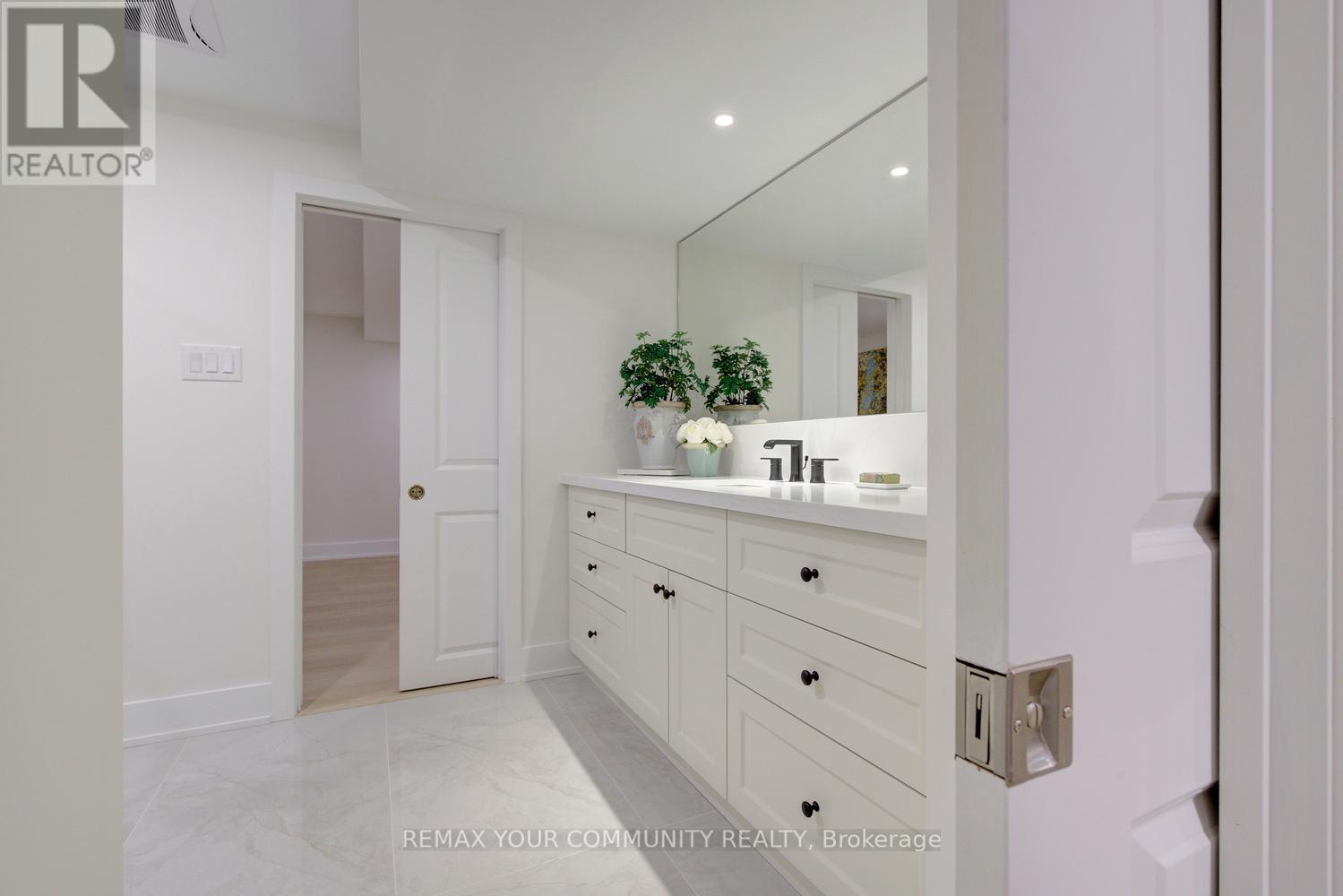 214 Selwyn Road, Richmond Hill, ON photo 42