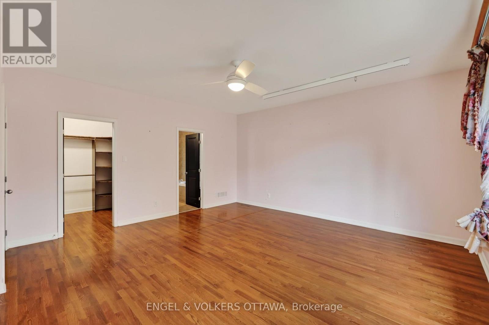 547 KILBIRNIE DRIVE - 21