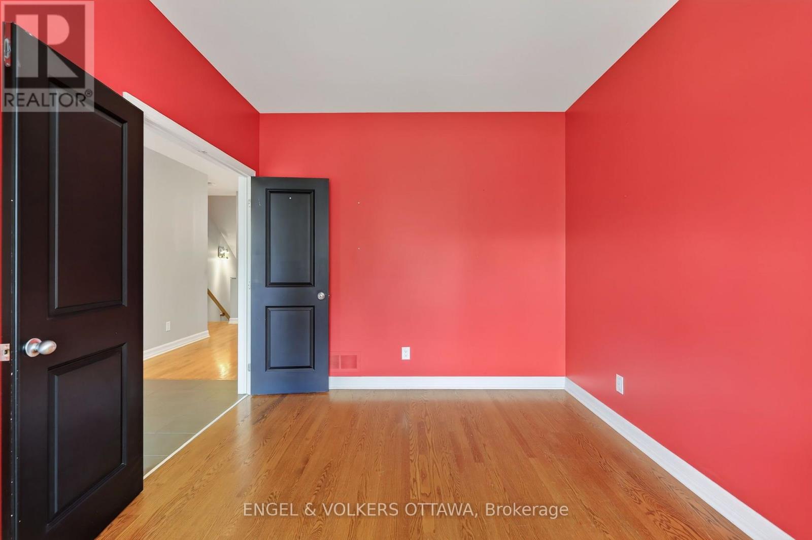 547 KILBIRNIE DRIVE - Image 31