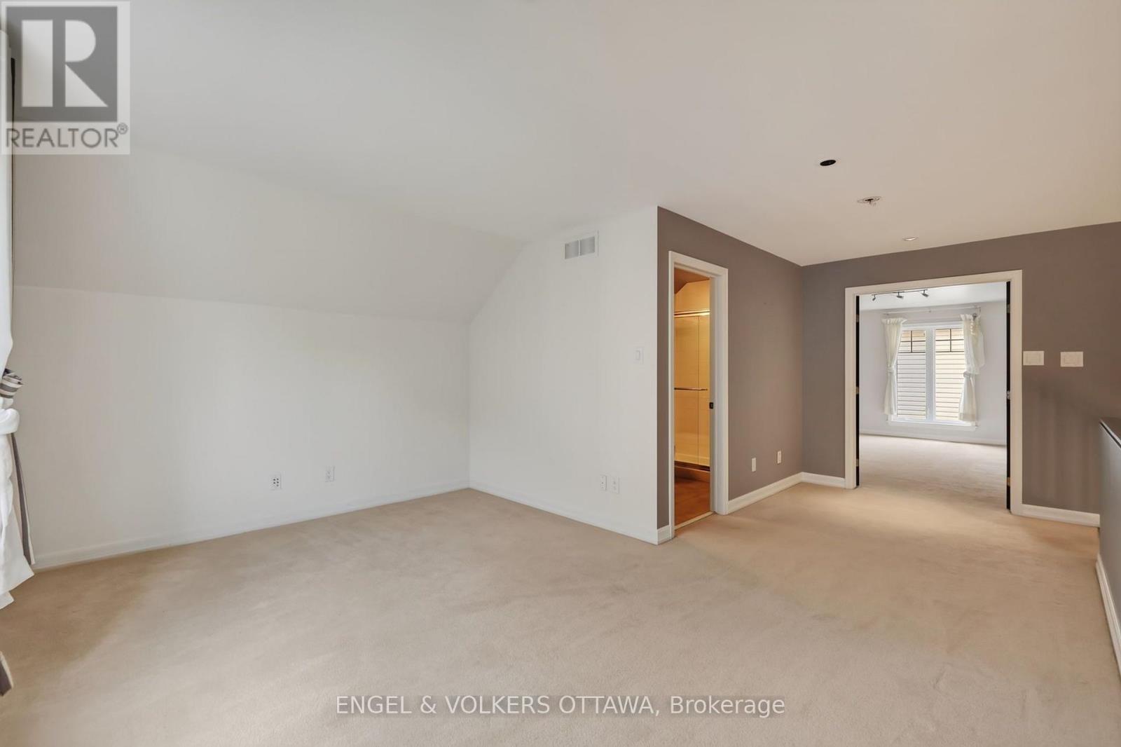 547 KILBIRNIE DRIVE - 40