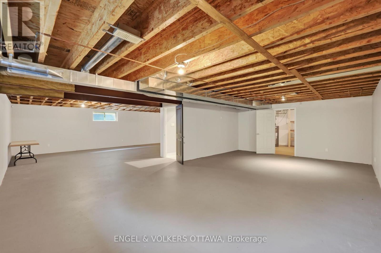 547 KILBIRNIE DRIVE - 42