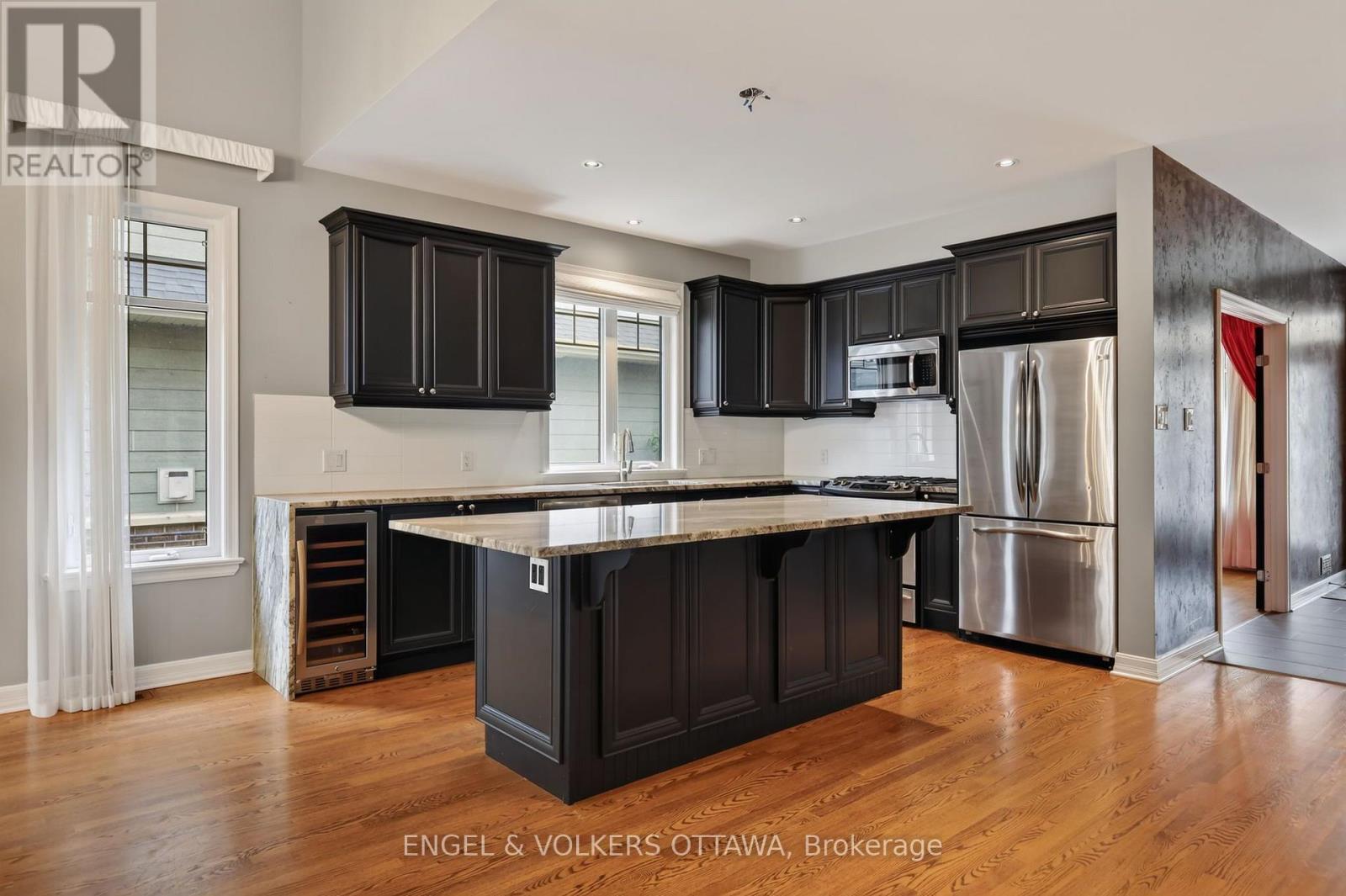 547 KILBIRNIE DRIVE, Ottawa — photo 7
