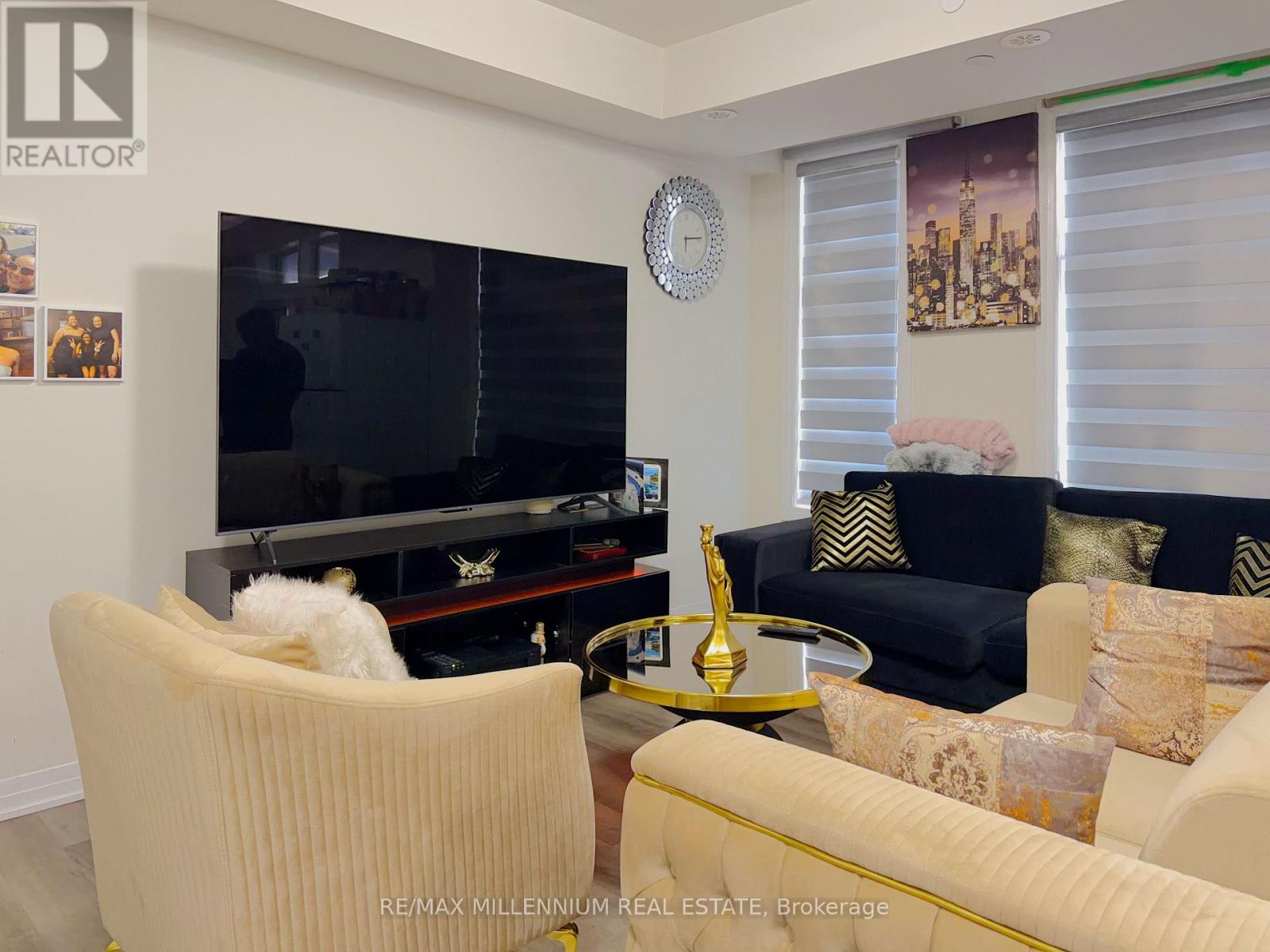 #21 45 FIELDRIDGE CRESCENT - 21