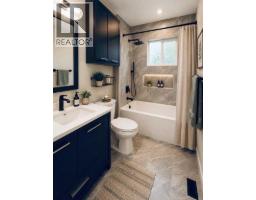 228 Castleridge Drive NE - photo 8