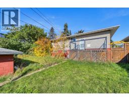 2pc Bathroom - 2725 9 Avenue Se, Calgary, AB T2A0B6 Photo 8