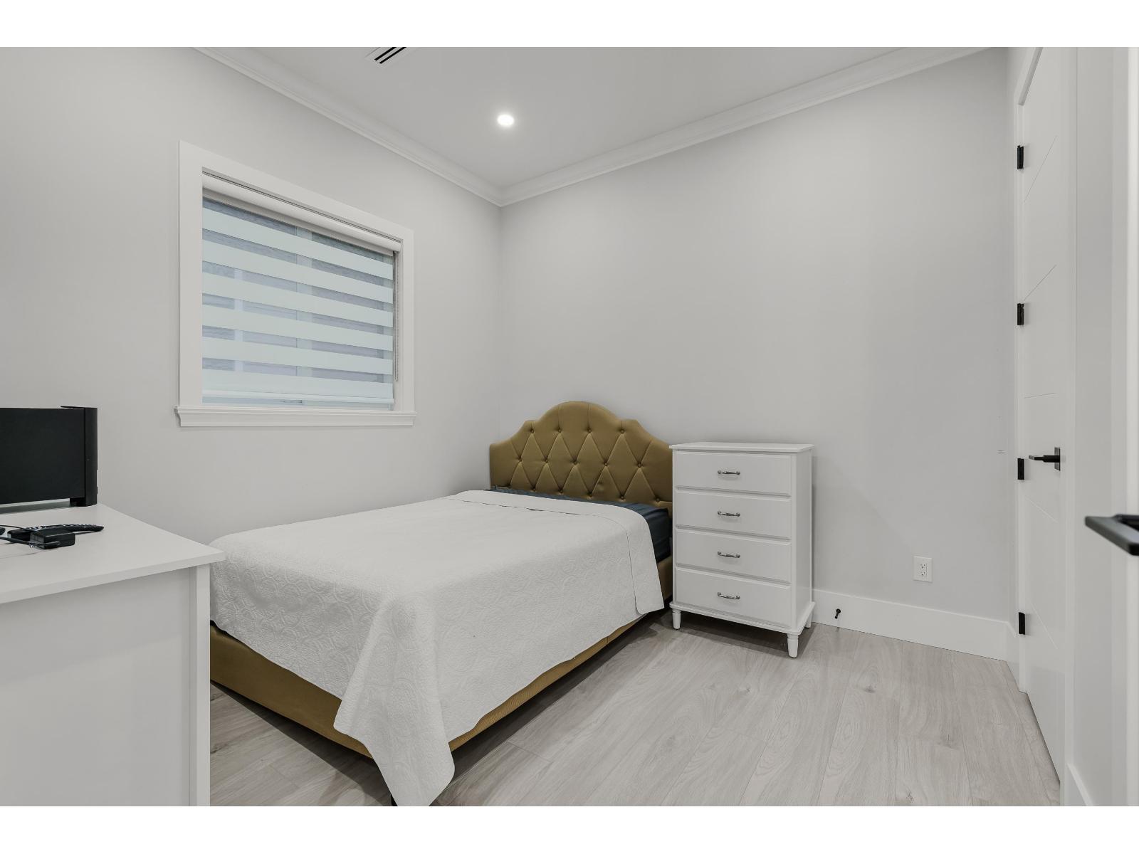 20671 76B AVENUE, Langley