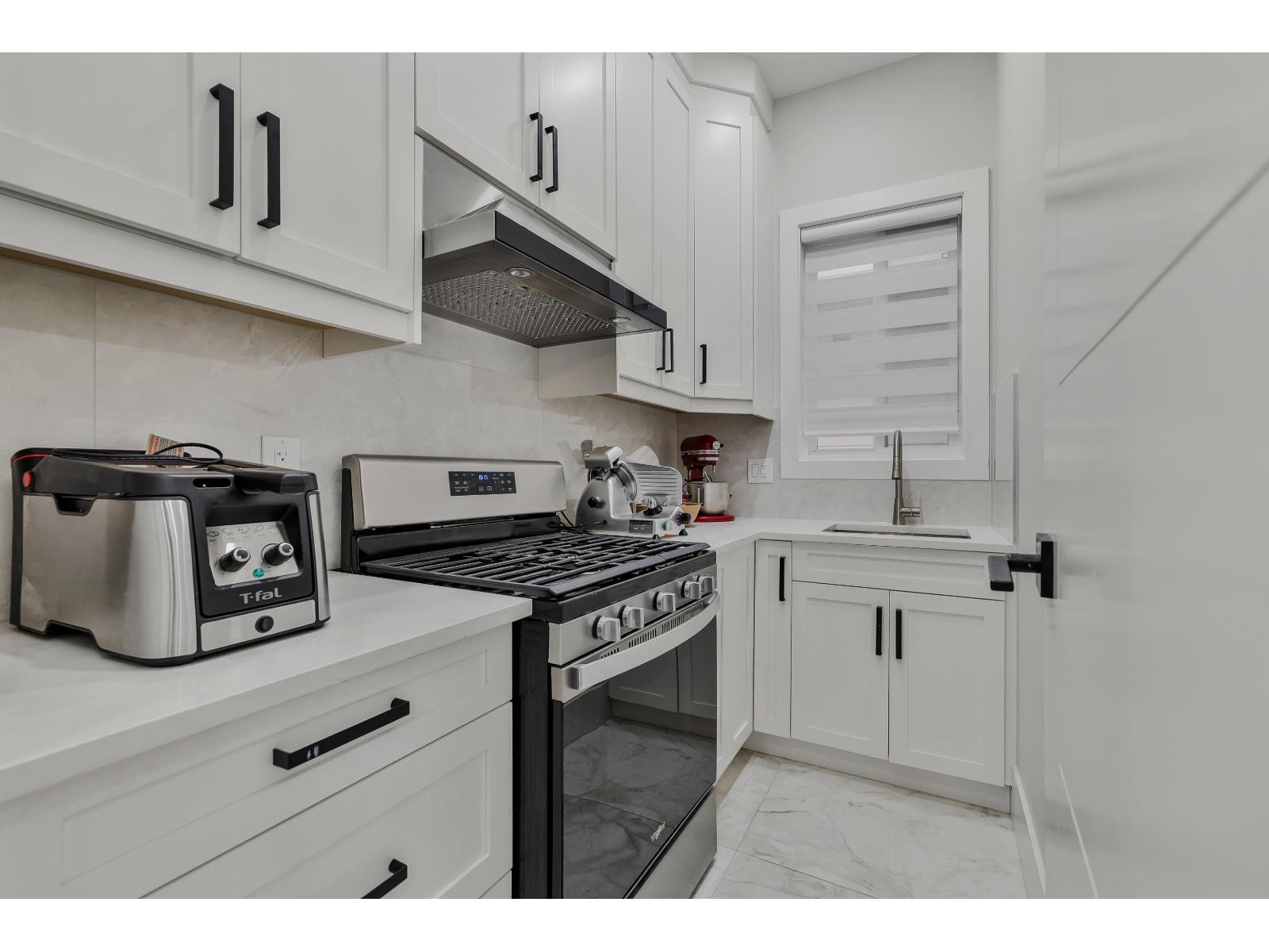 20671 76B AVENUE, Langley