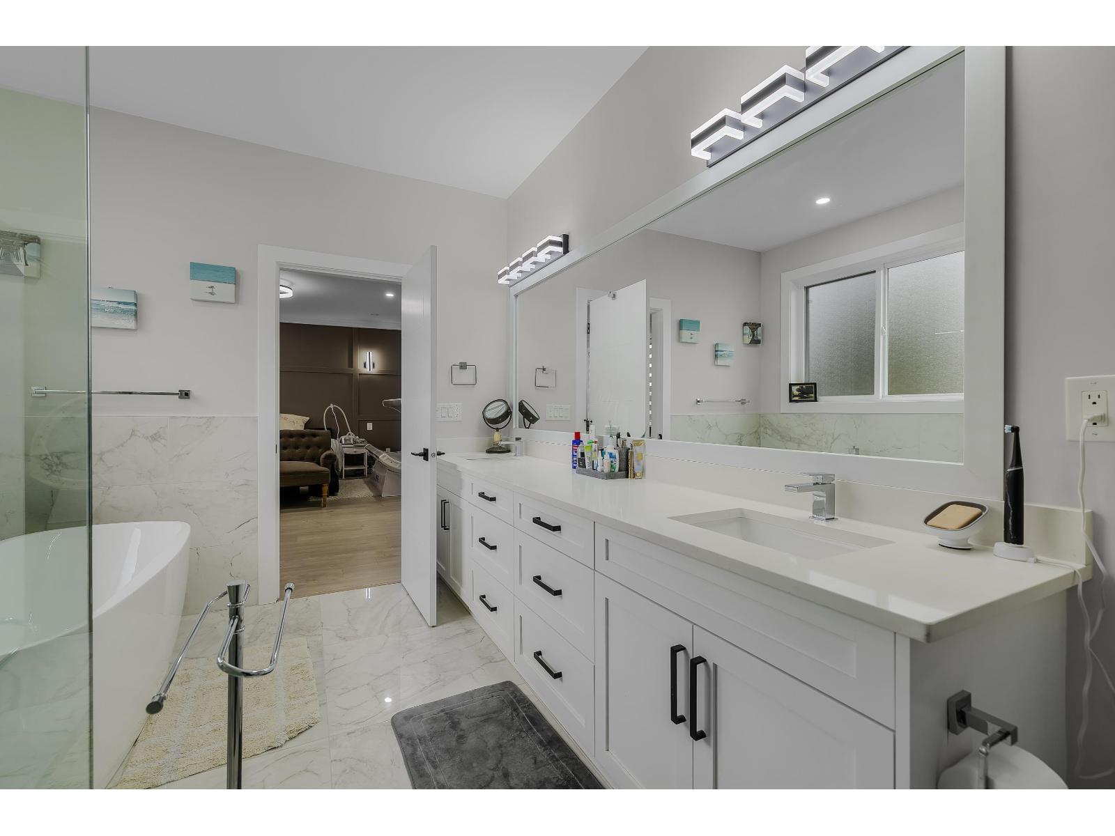 20671 76B AVENUE, Langley