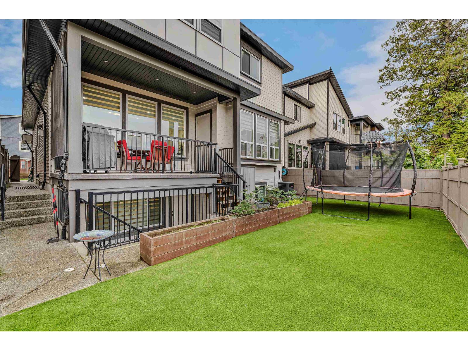 20671 76B AVENUE, Langley