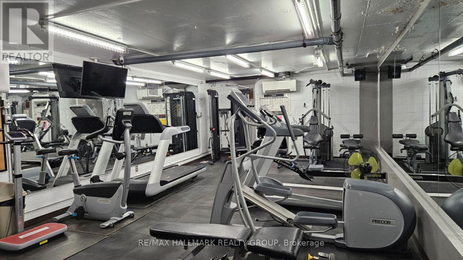 #4 158 MCARTHUR AVENUE - Image 25