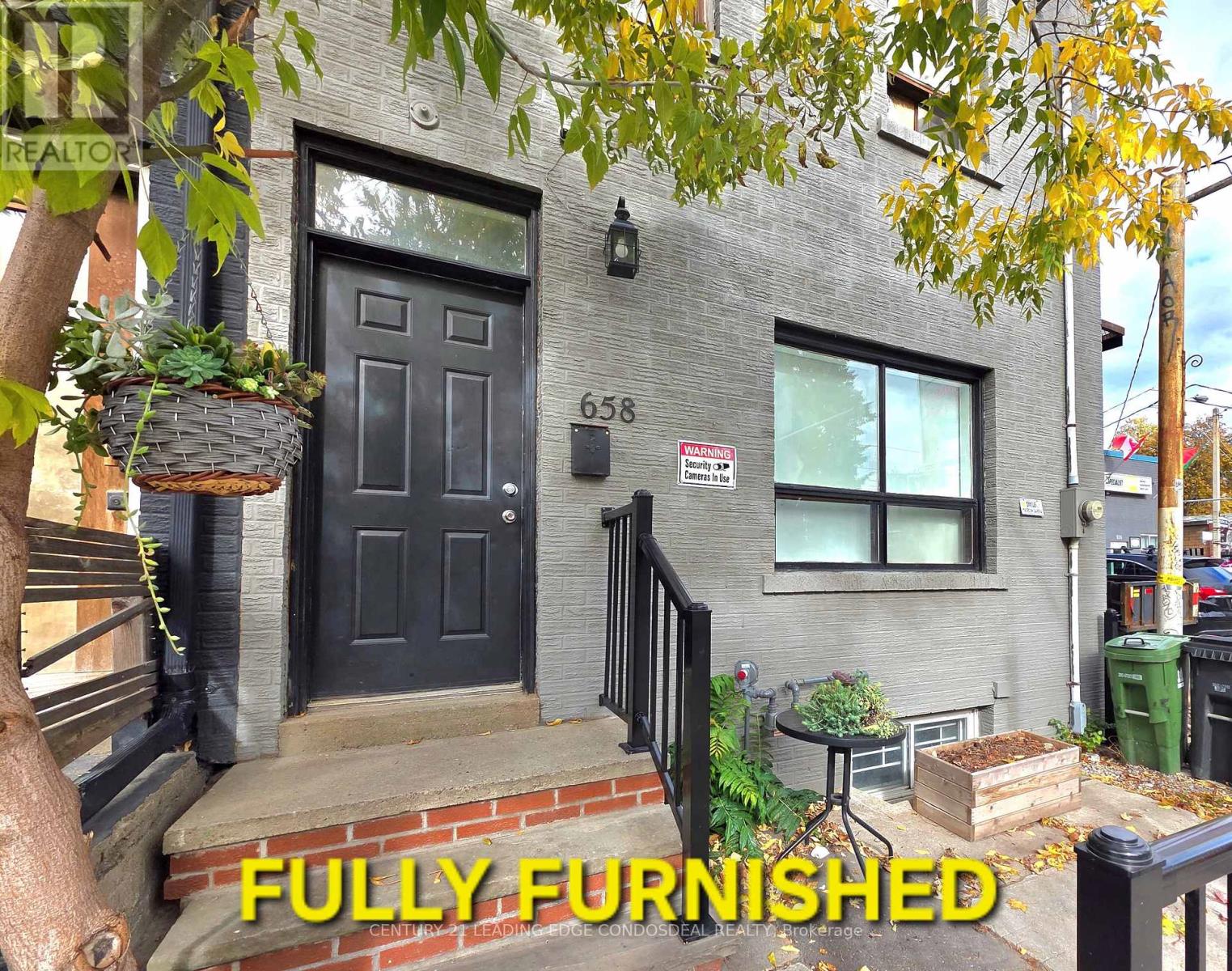 Photo of 658 Dundas Street