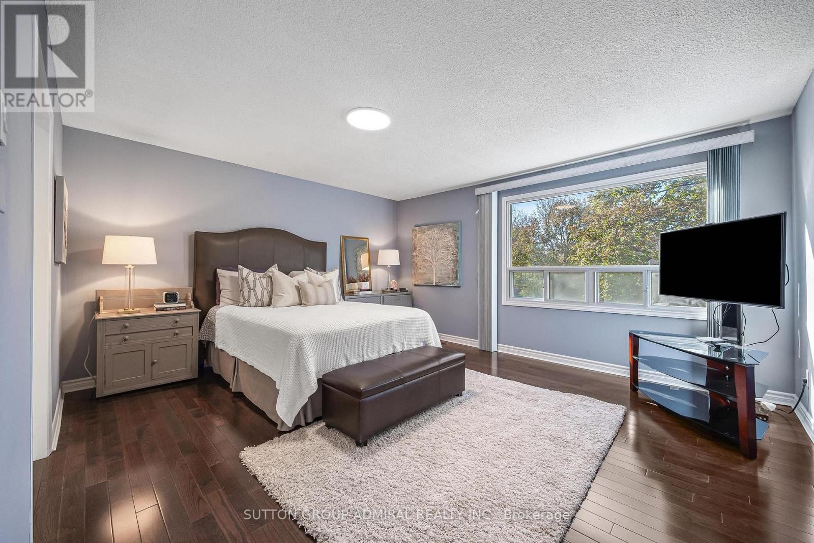49 HETHERINGTON CRESCENT - 17