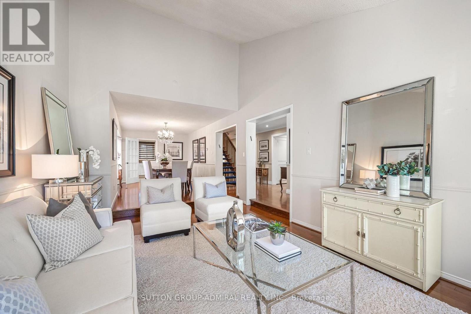 49 HETHERINGTON CRESCENT - 4