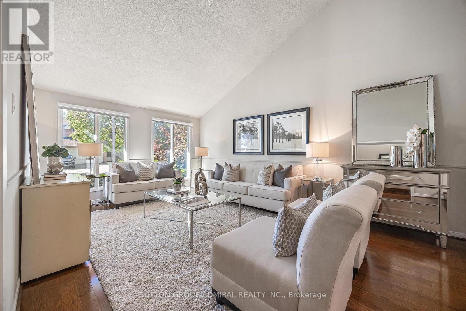 49 HETHERINGTON CRESCENT - 5
