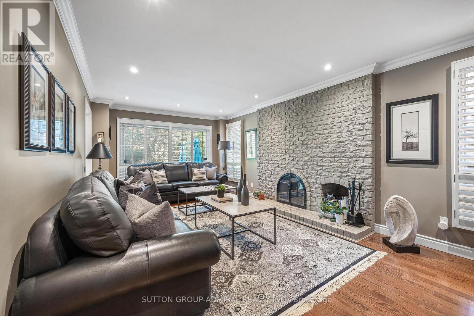 49 HETHERINGTON CRESCENT - 8