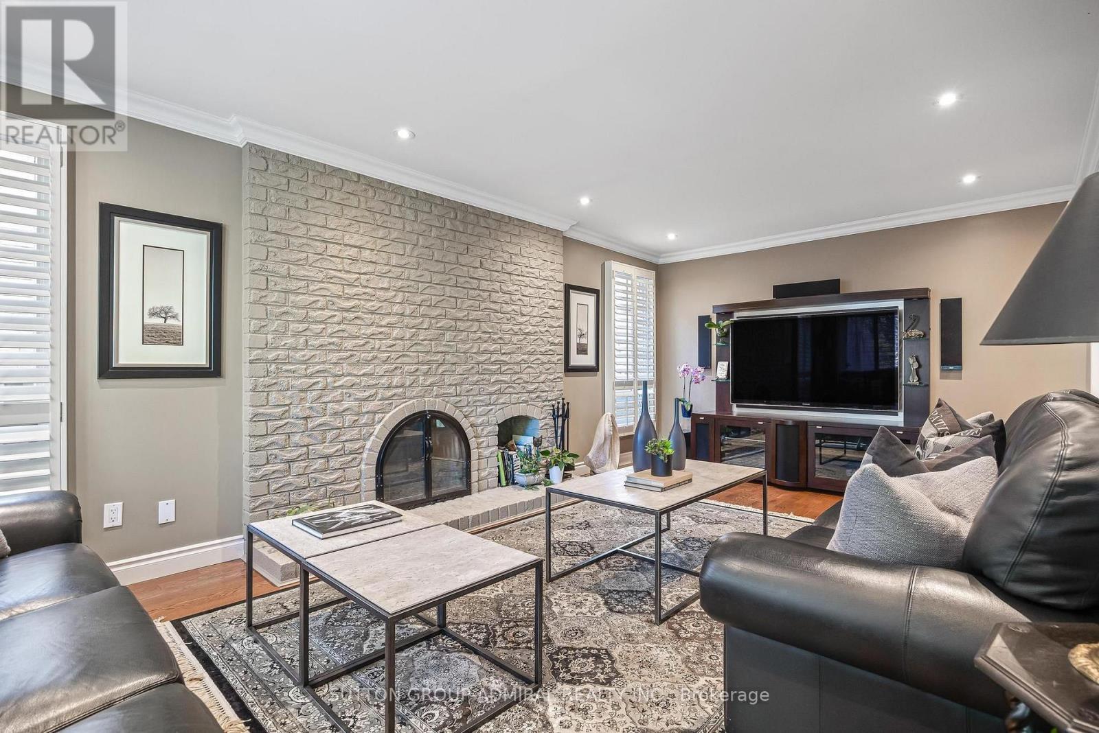 49 HETHERINGTON CRESCENT - 9
