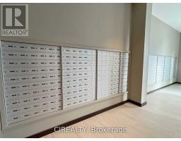 210 - 38 Honeycrisp Crescent, Vaughan, ON L4K0M8 Photo 12