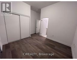 210 - 38 Honeycrisp Crescent, Vaughan, ON L4K0M8 Photo 6