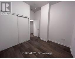 210 - 38 Honeycrisp Crescent, Vaughan, ON L4K0M8 Photo 8