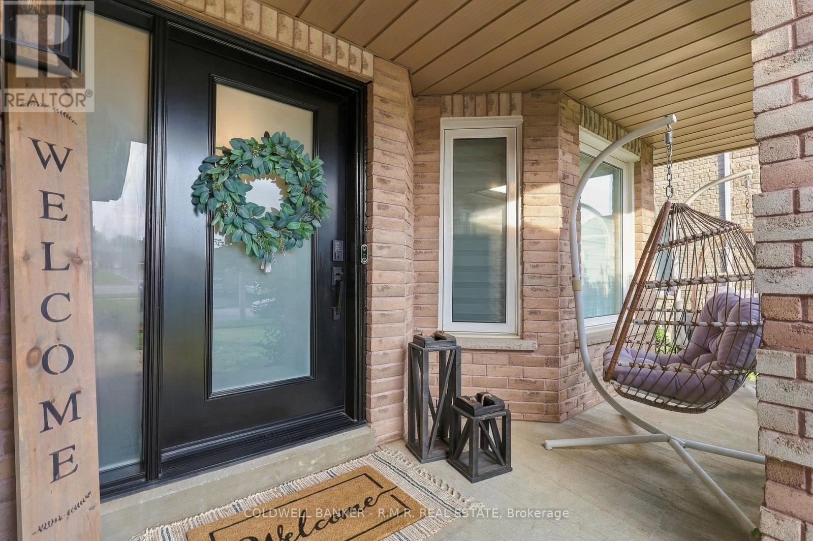 46 HONEY CRESCENT, Barrie (Painswick South) — photo 2