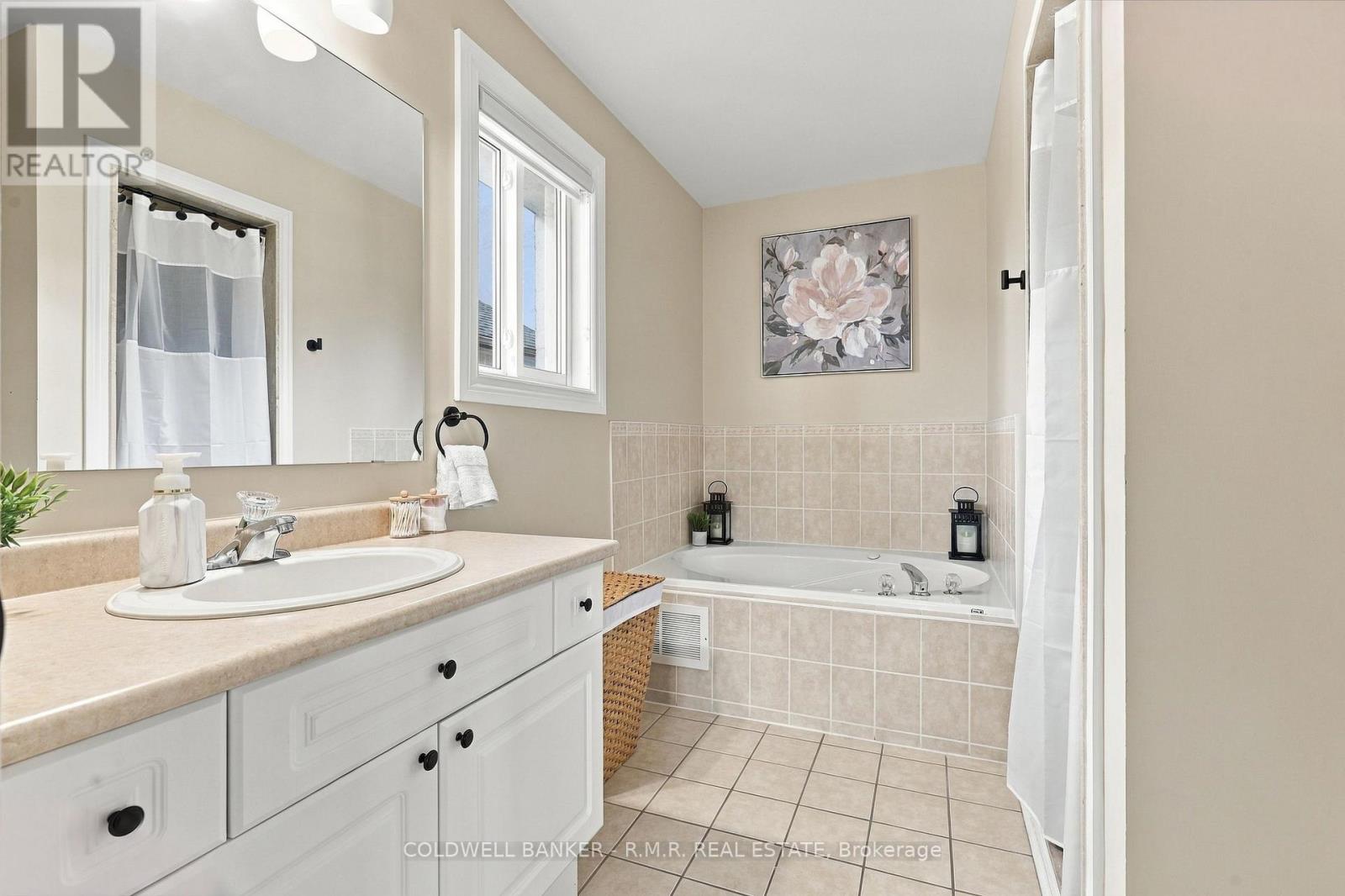 46 HONEY Crescent, Barrie, ON photo 21
