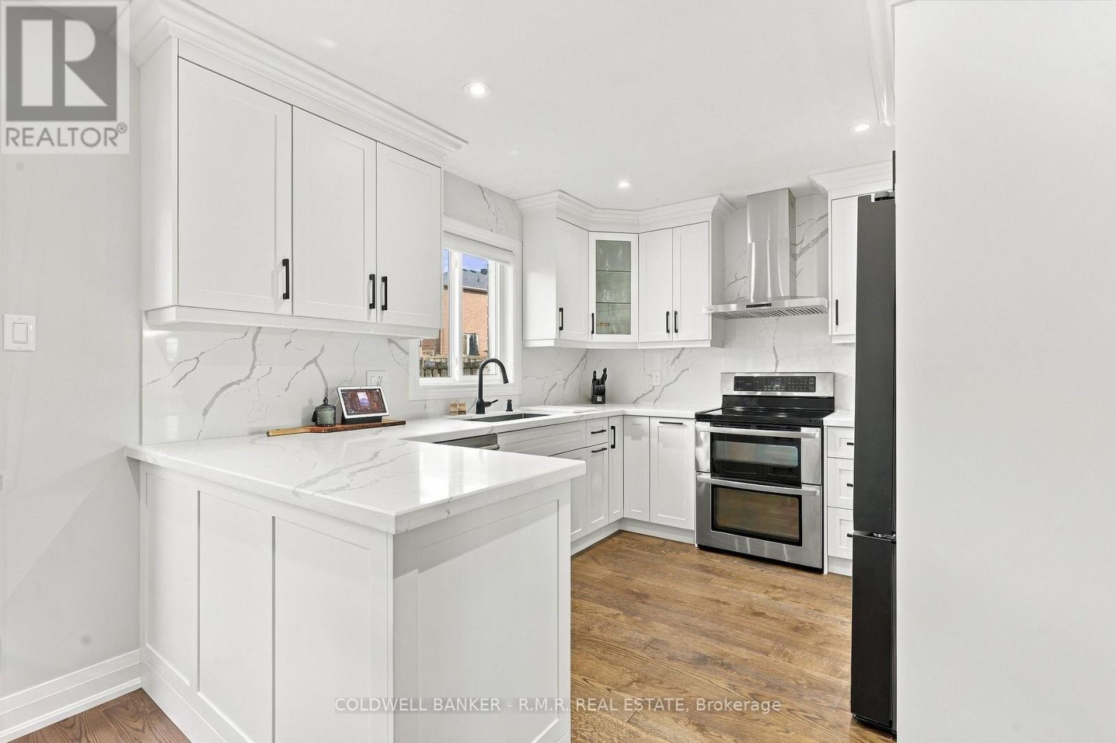 46 HONEY CRESCENT, Barrie (Painswick South) — photo 5