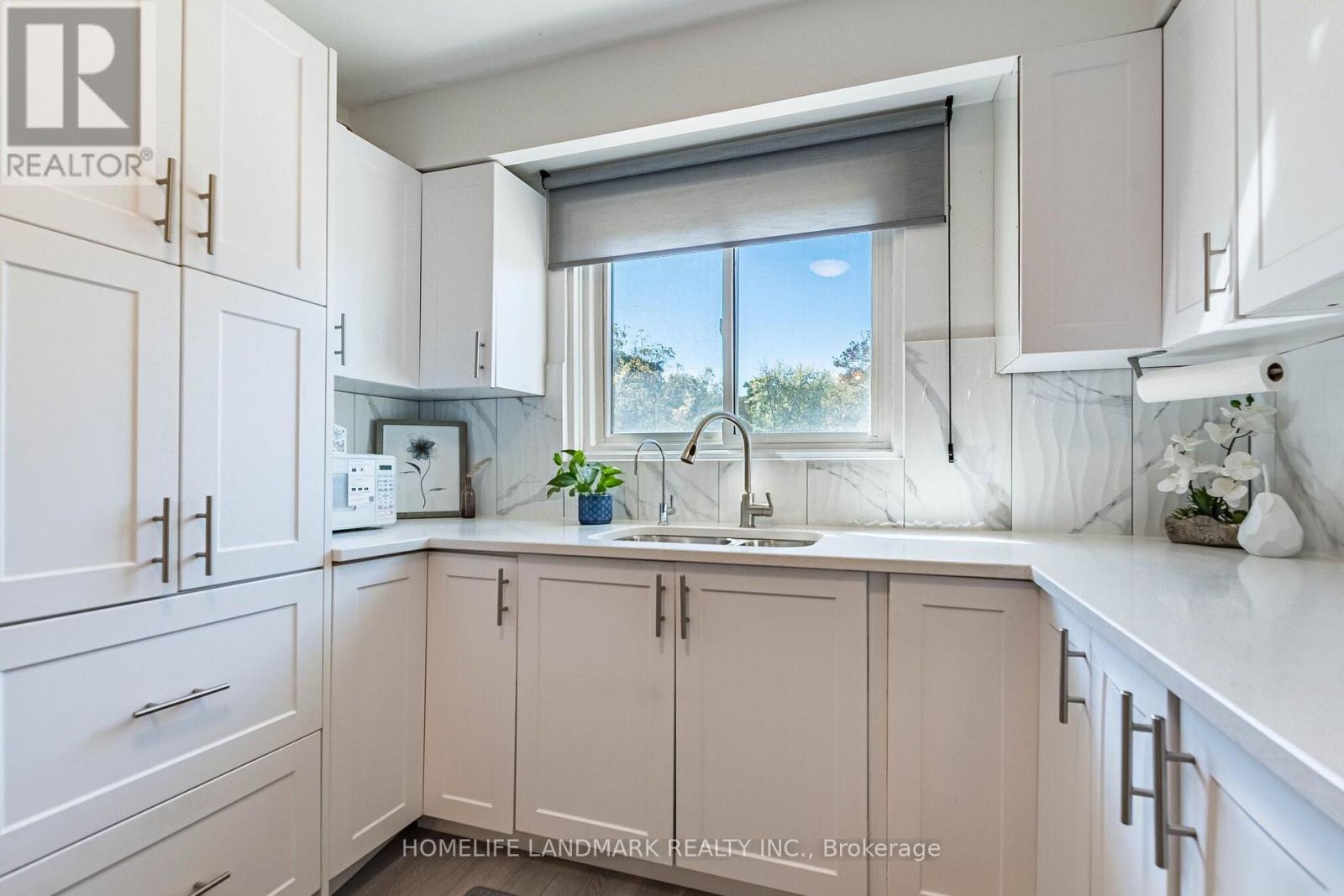 160 - 400 MISSISS VALLEY BOULEVARD, Mississauga (Mississauga Valleys) — photo 6