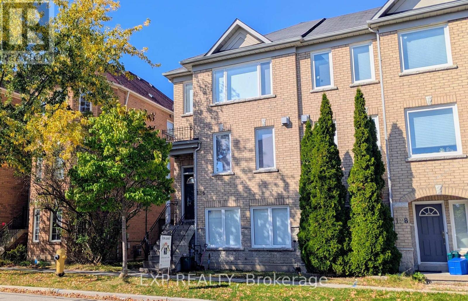 136 GALLERIA PKWY, Markham (Commerce Valley)