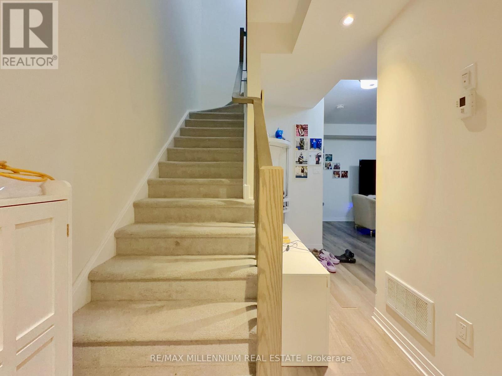 #21 45 FIELDRIDGE CRESCENT - 19
