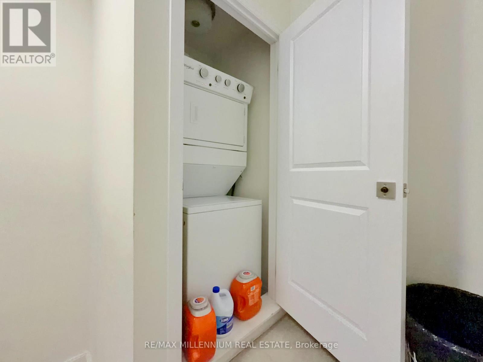 #21 45 FIELDRIDGE CRESCENT - Image 21