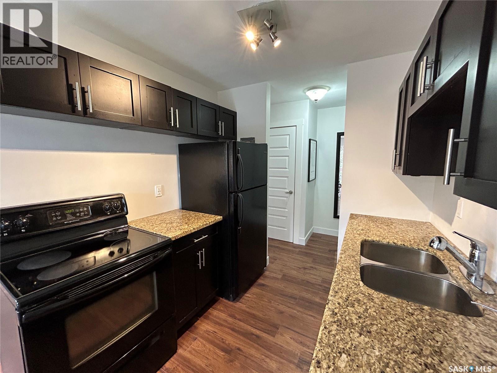 17 208 Lindsay PLACE, Saskatoon — photo 7