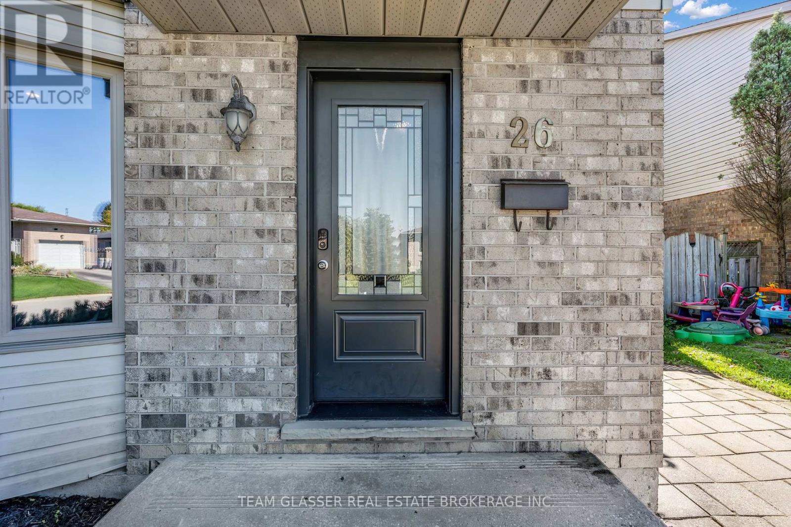 26 DAYBREAK DRIVE, London East (East I) — photo 10