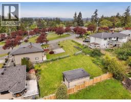 1079 Gosper Cres, Esquimalt, BC V9A4J2 Photo 13