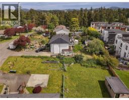 1079 Gosper Cres, Esquimalt, BC V9A4J2 Photo 7