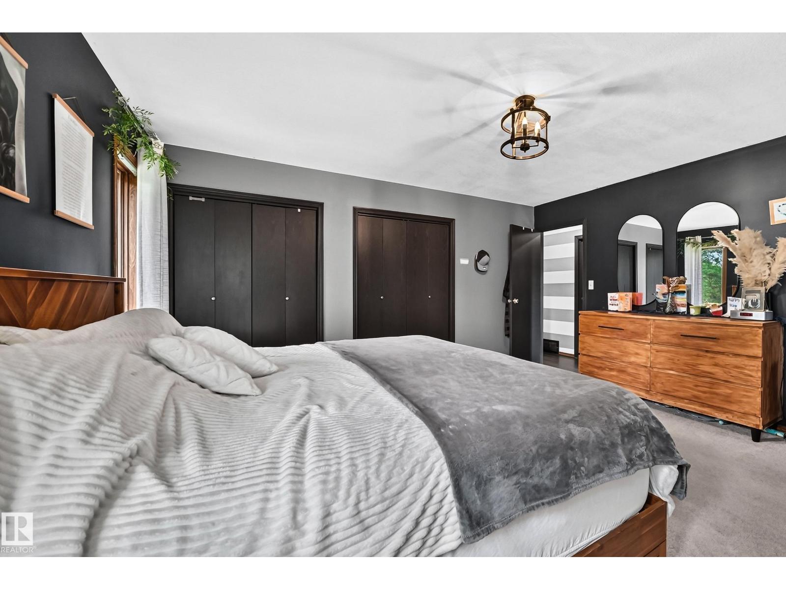 4809 51 ST - 25
