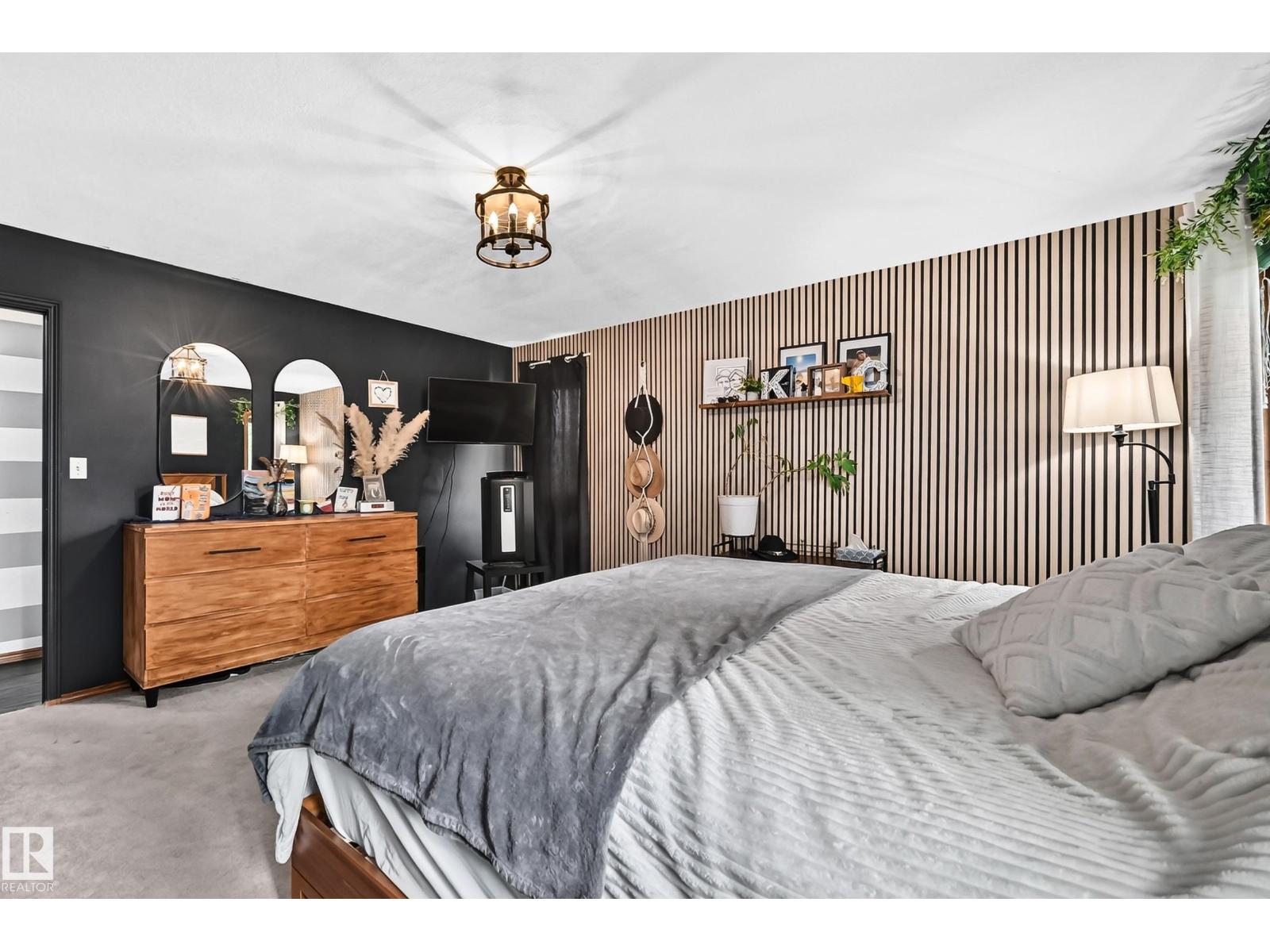 4809 51 ST - 26