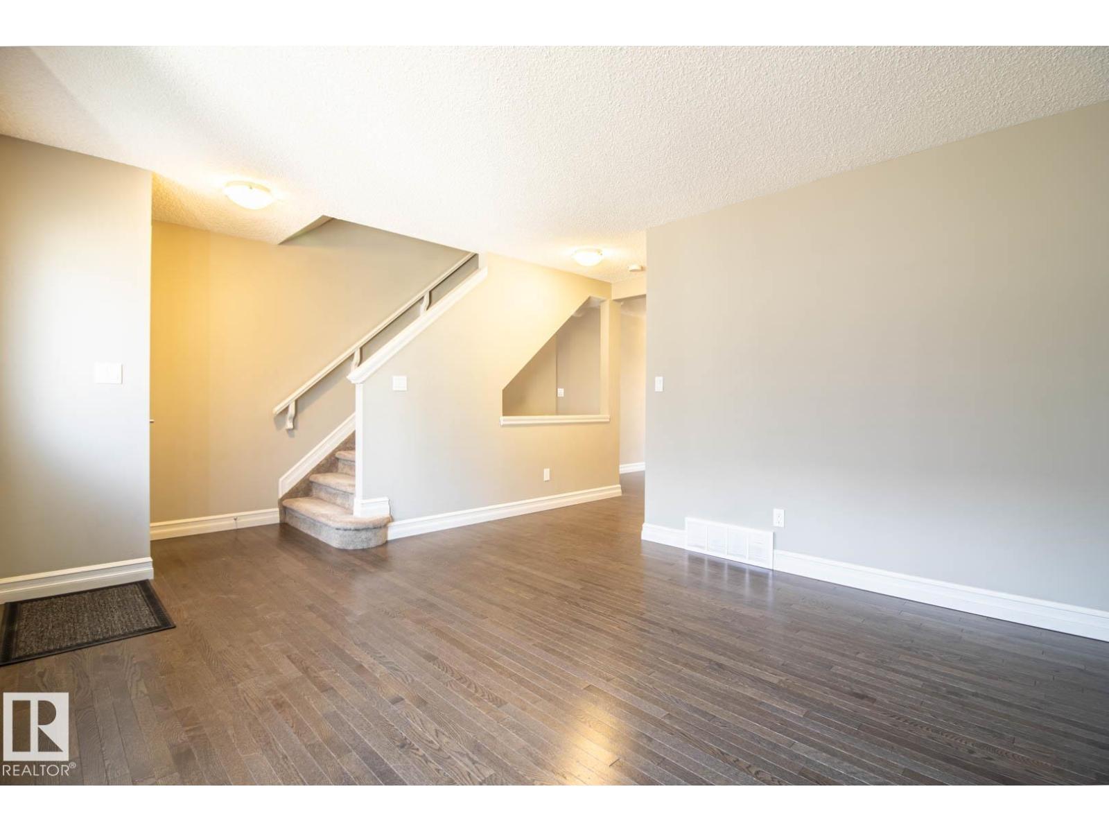#46 – 5317 3 Avenue SW, Charlesworth — photo 12 of 30: Property photo