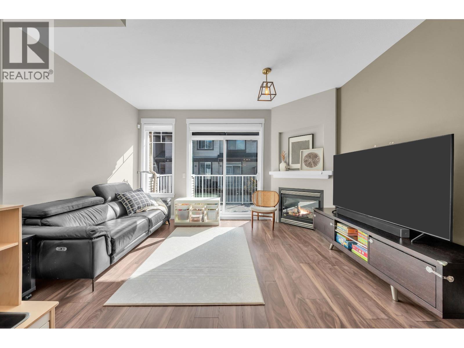 Photo of 42 6388 ALDER STREET 17