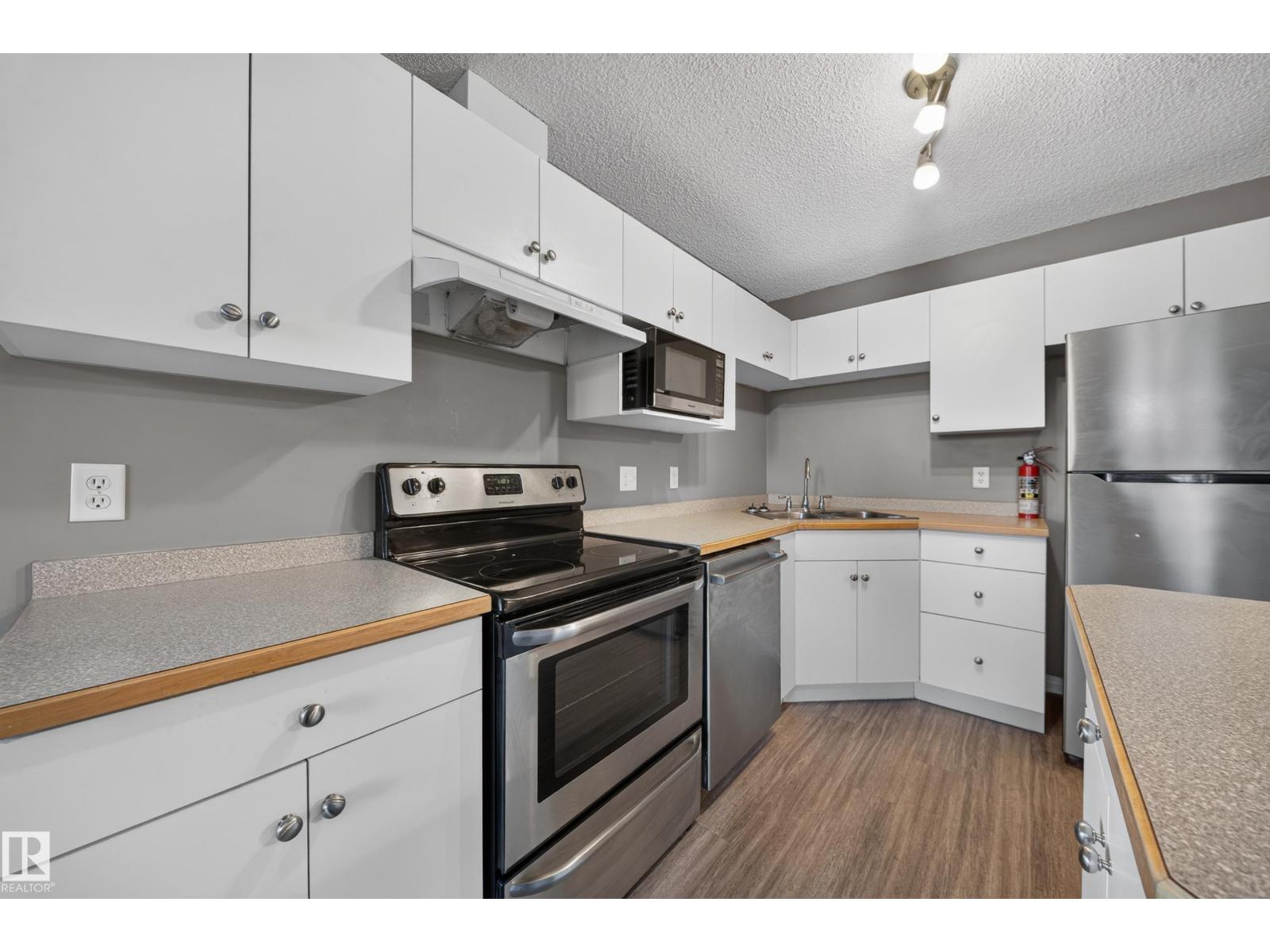 #311 7511 171 ST NW - 38