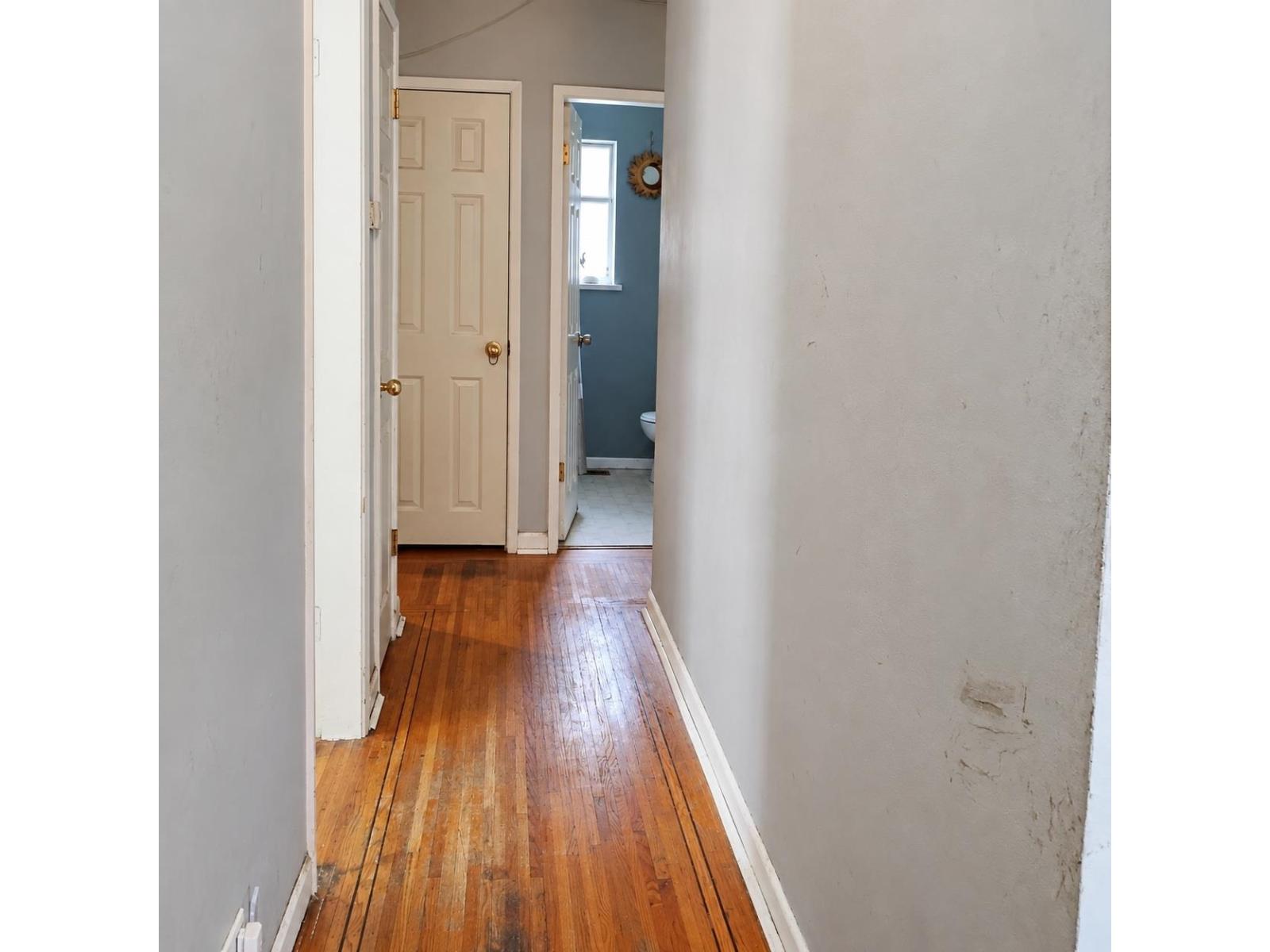 Photo of 10369 125 STREET 12