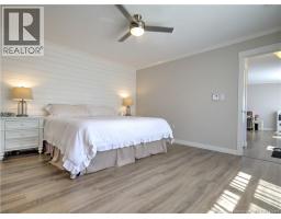 124 Diamond Square Road, photo 17