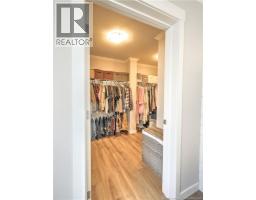 124 Diamond Square Road, photo 20